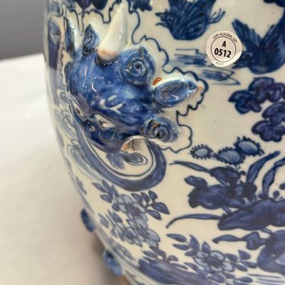 A Chinese blue and white 'Peacocks and Cranes' garden stool — 照片 7