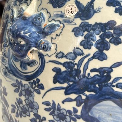 A Chinese blue and white 'Peacocks and Cranes' garden stool — 照片 9