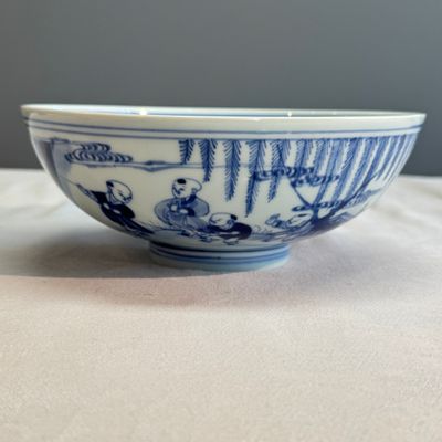 A Chinese blue and white 'Playing Boys' bowl — photo 1