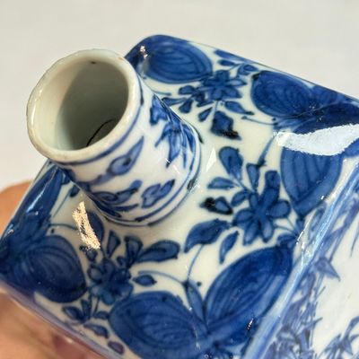 A Chinese blue and white 'Playing Boys' square flask — foto 8