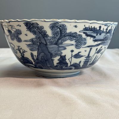 A Chinese blue and white 'Riverscape' bowl — photo 2