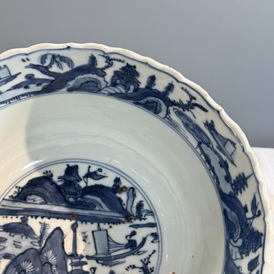 A Chinese blue and white 'Riverscape' bowl — photo 9