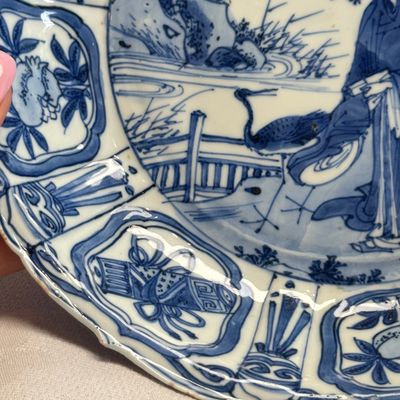 A Chinese blue and white 'Sage and Crane' plate — photo 3