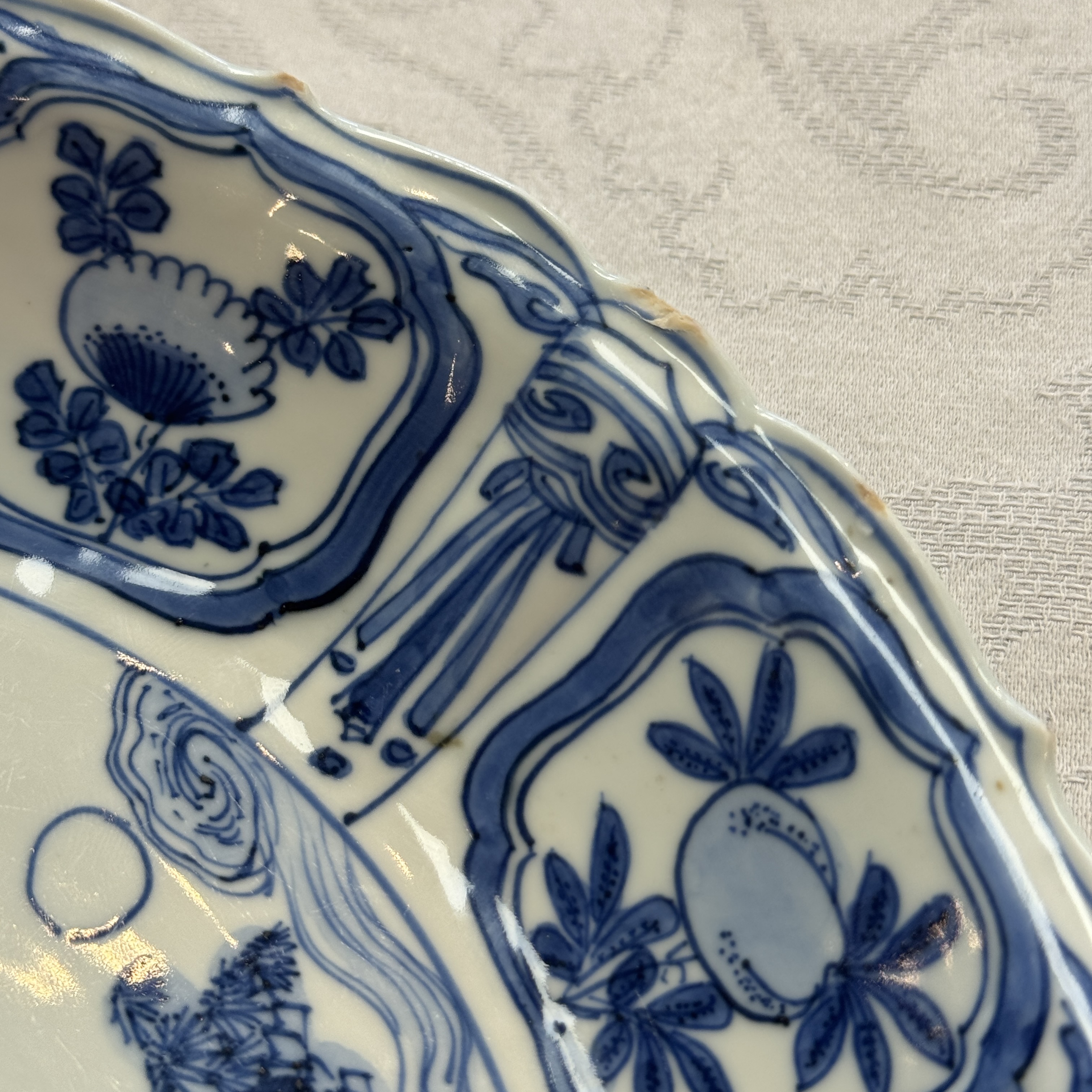 A Chinese blue and white 'Sage and Crane' plate — photo 29