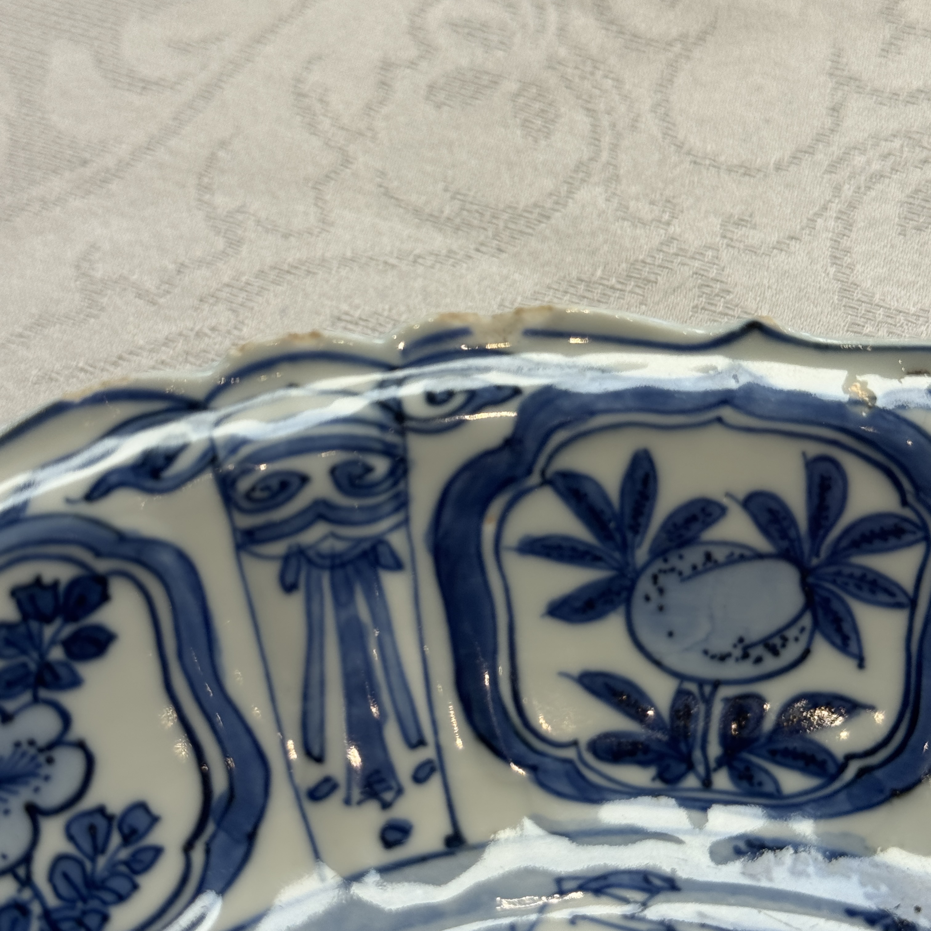A Chinese blue and white 'Sage and Crane' plate — photo 31