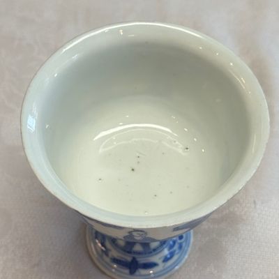 A Chinese blue and white 'Scholars' stem cup — photo 10