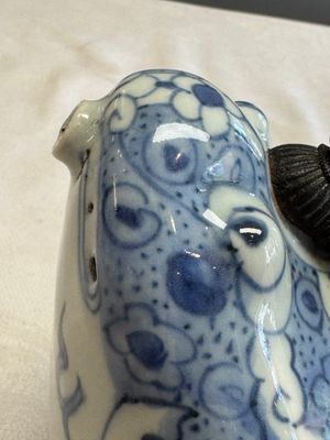 A Chinese blue and white 'Toad' ewer  — photo 17