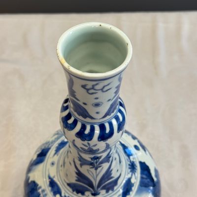 A Chinese blue and white 'Zhu Lin Qi Xian 竹林七賢' bottle vase — 照片 15