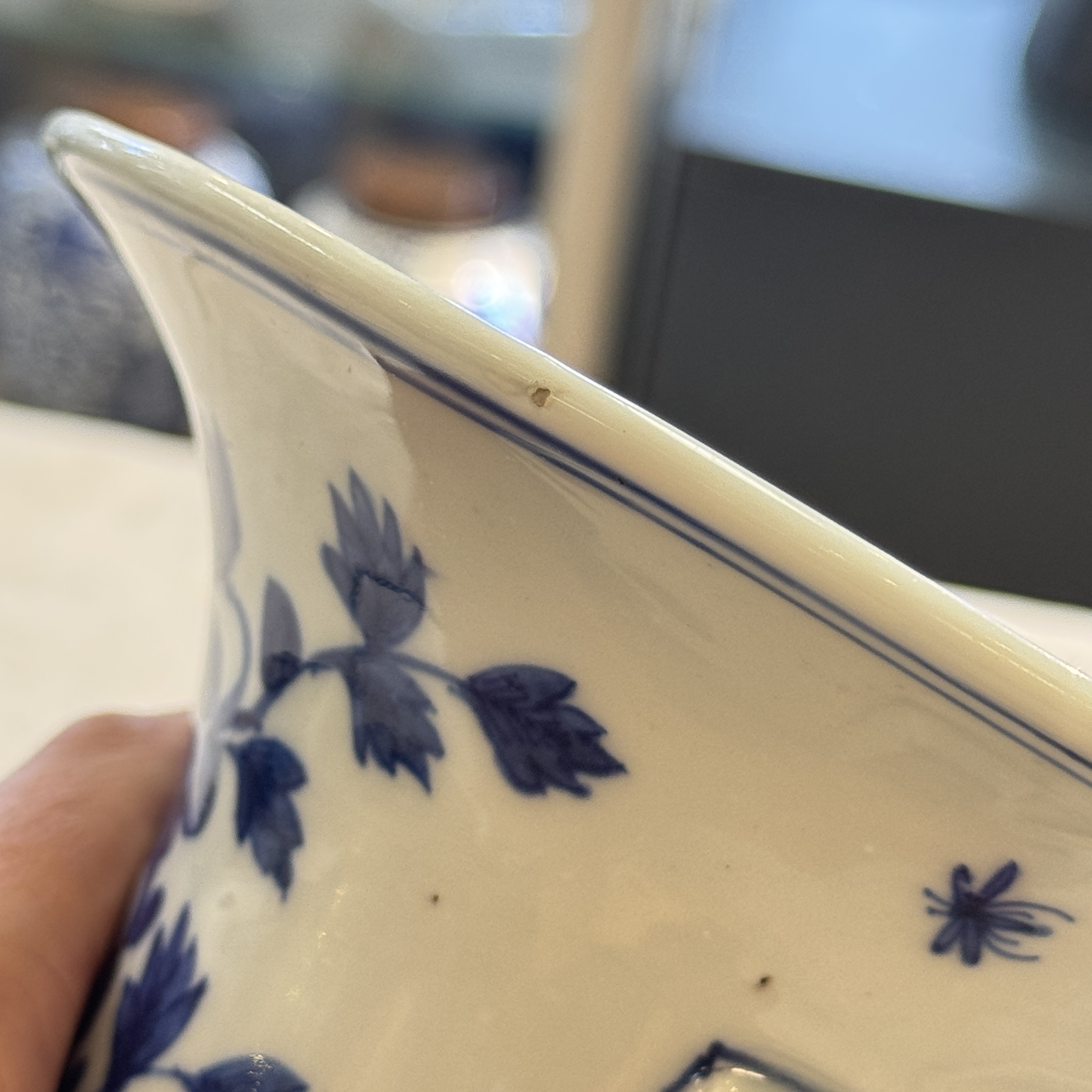 A Chinese blue and white 'Zun' vase with dragon and phoenix design — foto 24