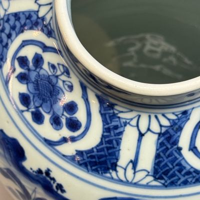 A Chinese blue and white baluster vase with narrative design — 照片 16
