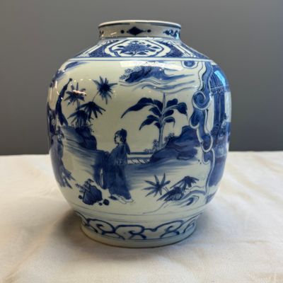 A Chinese blue and white baluster vase with narrative design — 照片 2