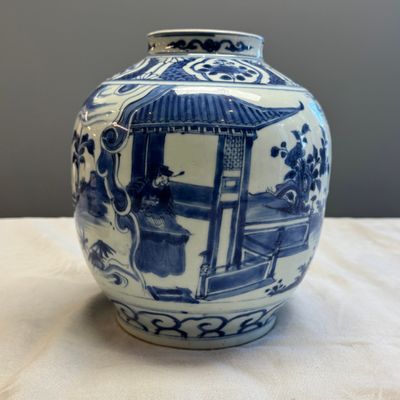 A Chinese blue and white baluster vase with narrative design — 照片 3
