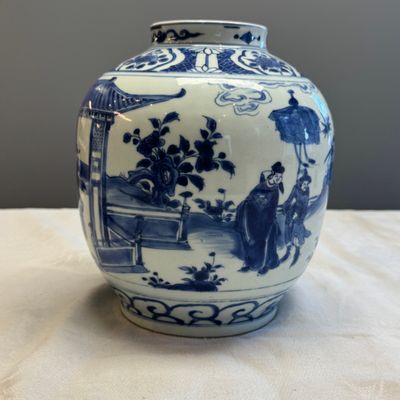 A Chinese blue and white baluster vase with narrative design — 照片 4