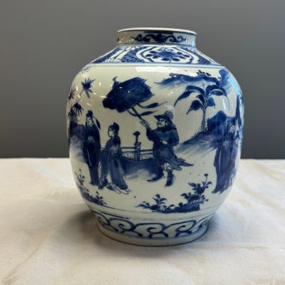 A Chinese blue and white baluster vase with narrative design — 照片 6