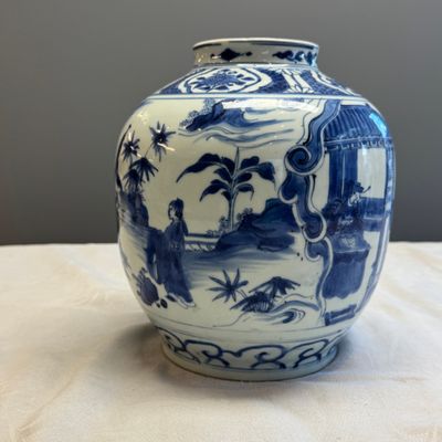 A Chinese blue and white baluster vase with narrative design — 照片 8