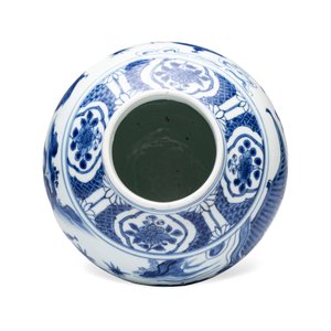 A Chinese blue and white baluster vase with narrative design — 照片 6