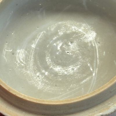 A Chinese blue and white beaker and cover with floral design — photo 37