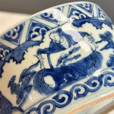A Chinese blue and white circular 'Scholars' brush and ink stand — photo 6