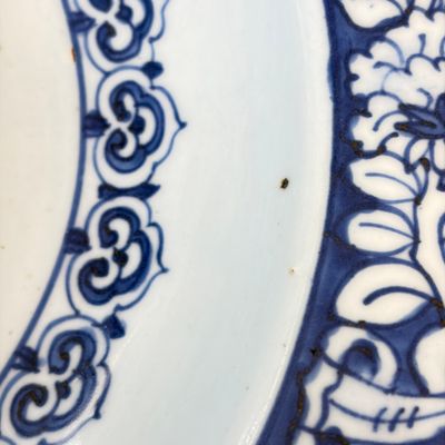 A Chinese blue and white dish with floral design — photo 7