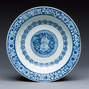 A Chinese blue and white dish with floral design — photo 1