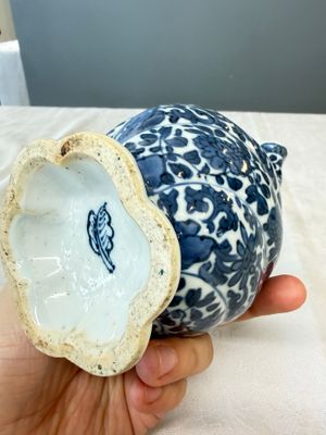 A Chinese blue and white double-spouted swirling-lobed cruet — 照片 9