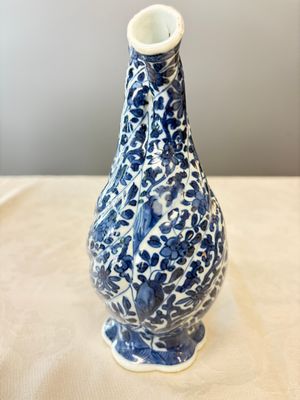 A Chinese blue and white double-spouted swirling-lobed cruet — 照片 2
