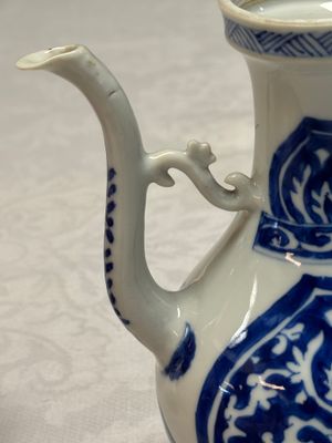 A Chinese blue and white ewer and cover for the Persian market — photo 15