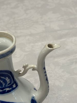 A Chinese blue and white ewer and cover for the Persian market — photo 16