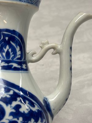 A Chinese blue and white ewer and cover for the Persian market — photo 17