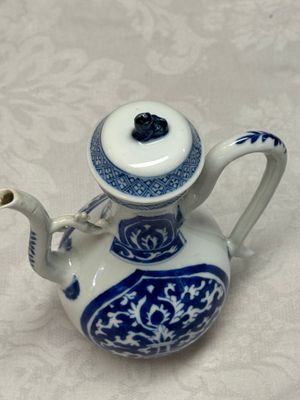A Chinese blue and white ewer and cover for the Persian market — photo 5