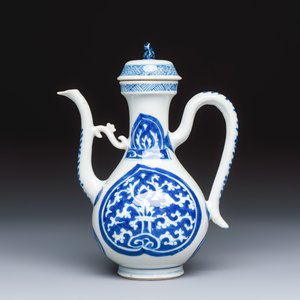 A Chinese blue and white ewer and cover for the Persian market — photo 2