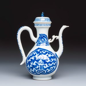 A Chinese blue and white ewer and cover for the Persian market — photo 4