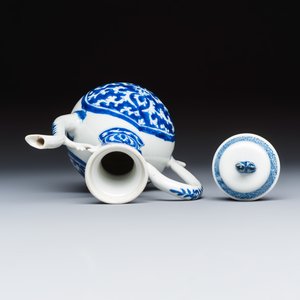 A Chinese blue and white ewer and cover for the Persian market — photo 6