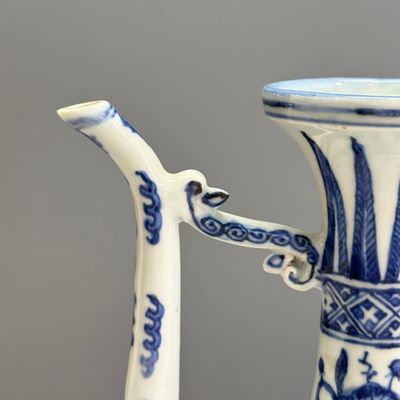 A Chinese blue and white ewer for the Persian market — 照片 2