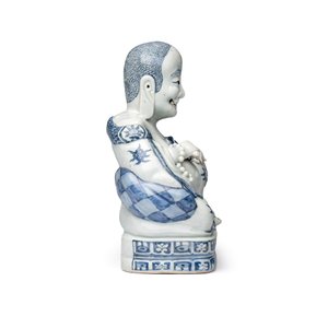 A Chinese blue and white figure of Budai — 照片 6
