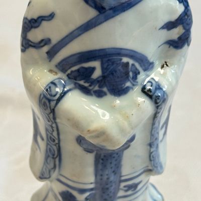 A Chinese blue and white figure of Li Tieguai — foto 13