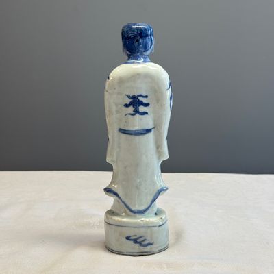 A Chinese blue and white figure of Li Tieguai — foto 5
