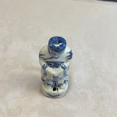 A Chinese blue and white figure of Li Tieguai — foto 6