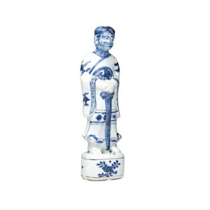 A Chinese blue and white figure of Li Tieguai — foto 1