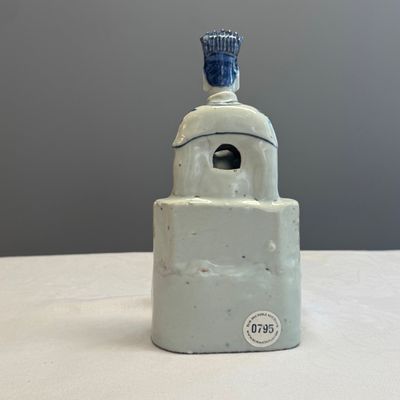 A Chinese blue and white figure of a Daoist deity — photo 3