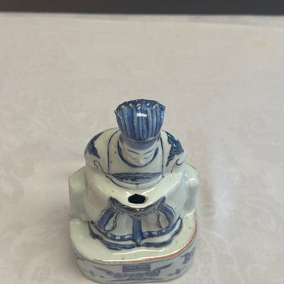 A Chinese blue and white figure of a Daoist deity — photo 5