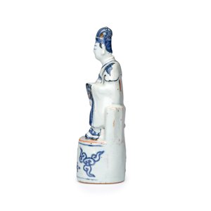 A Chinese blue and white figure of a Daoist deity — photo 3