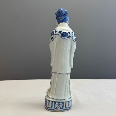 A Chinese blue and white figure of the immortal He Xiangu — photo 3