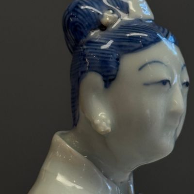 A Chinese blue and white figure of the immortal He Xiangu — photo 9