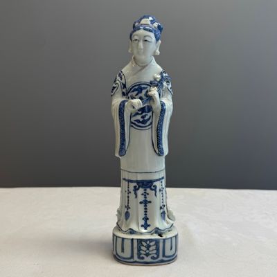 A Chinese blue and white figure of the immortal He Xiangu — photo 1