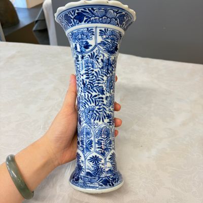 A Chinese blue and white five-piece garniture with floral design — 照片 2