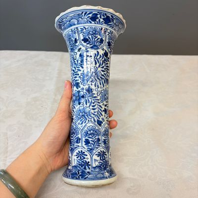 A Chinese blue and white five-piece garniture with floral design — 照片 10