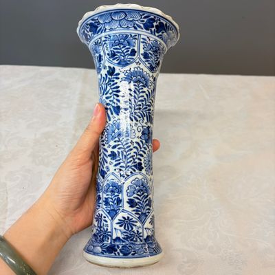 A Chinese blue and white five-piece garniture with floral design — 照片 11
