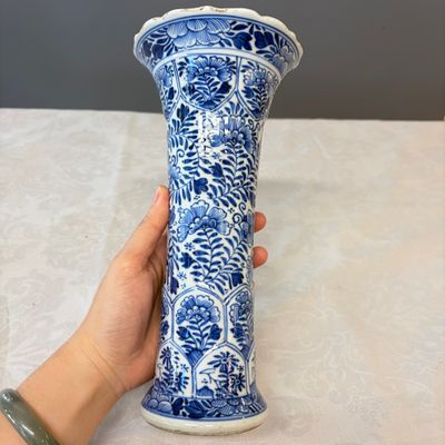 A Chinese blue and white five-piece garniture with floral design — 照片 13