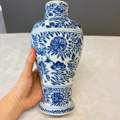 A Chinese blue and white five-piece garniture with floral design — 照片 34